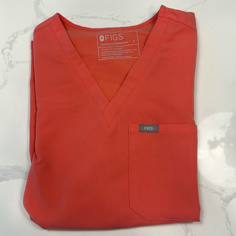 FIGS Catarina one pocket scrub top